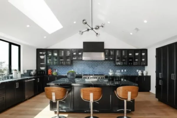 45 Timeless and Bold Black Kitchen Designs